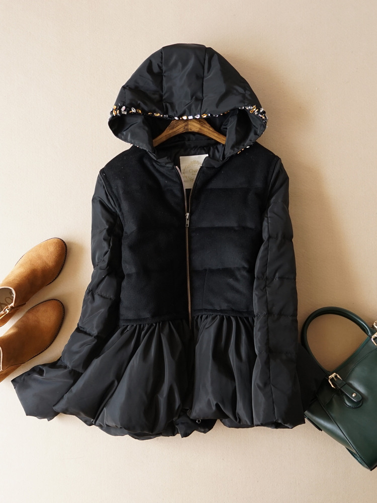 大人気商品 ビジュー付きショートダウンコート ４wayコート レディース服 カテゴリ