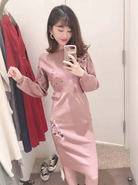 ドルマンエンブロイダリーニットワンピース レディース服 カテゴリ ドルマンエンブロイダリーニットワンピース レディース服 カテゴリ