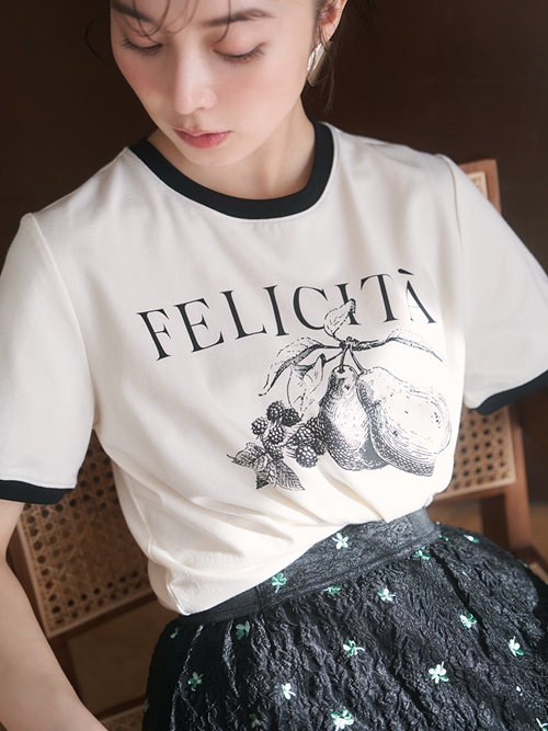 ロゴプリントTシャツ