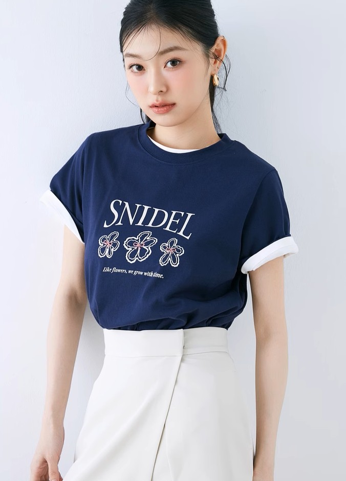 BOUQUET OF JOY】SNIDELロゴフラワーTシャツ